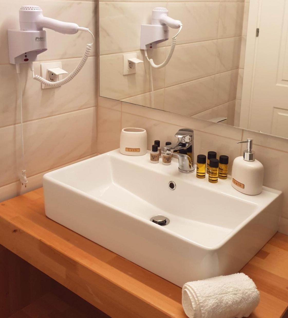 Reiki Apartments Ereikoussa 외부 사진